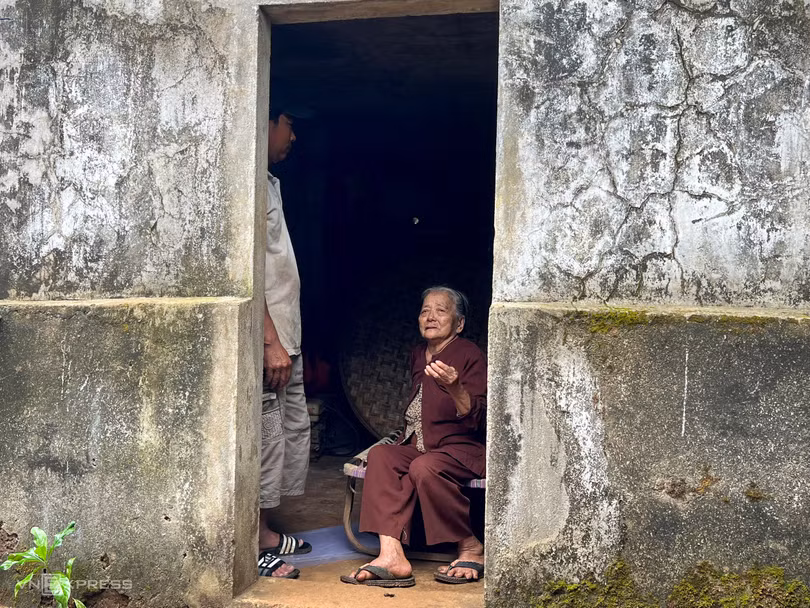 Những cách chống bão Noru của người dân miền Trung