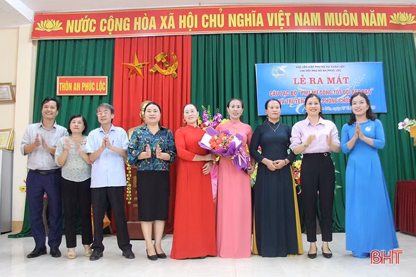 Ra mắt CLB phụ nữ sống tốt đời, đẹp đạo đầu tiên ở Nghi Xuân
