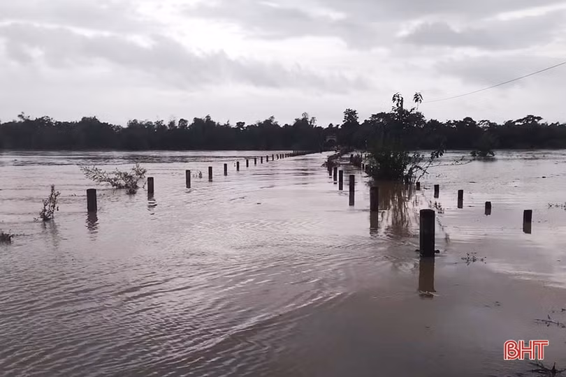 Nhiều địa phương miền núi Hà Tĩnh bị ảnh hưởng do mưa lũ, 83 trường cho học sinh nghỉ học