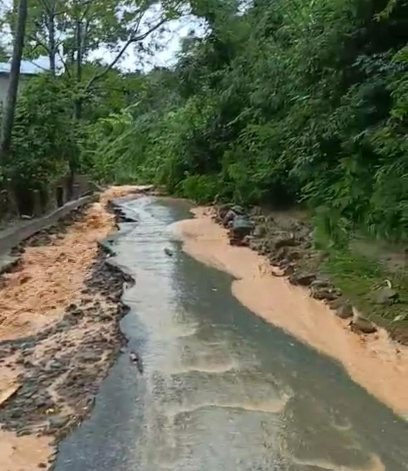 Bản làng tan hoang sau cơn lũ dữ ở Kỳ Sơn
