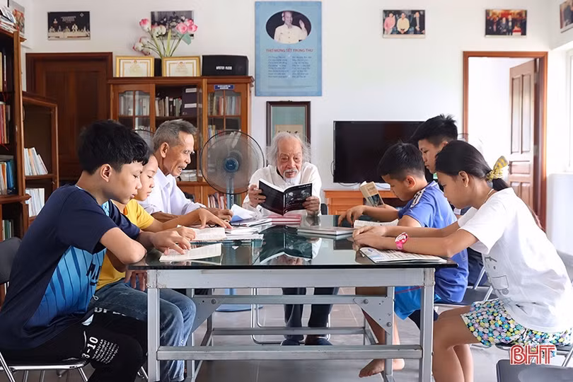 Người cao tuổi: “gốc vững, cây bền”