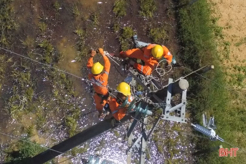 Hà Tĩnh chủ động bảo vệ lưới điện trước ảnh hưởng của bão Noru