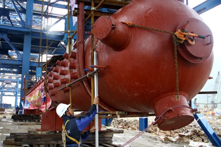 Để dưa bao hơi lên độ cao 63m phải mất thời gian hơn 7 giờ