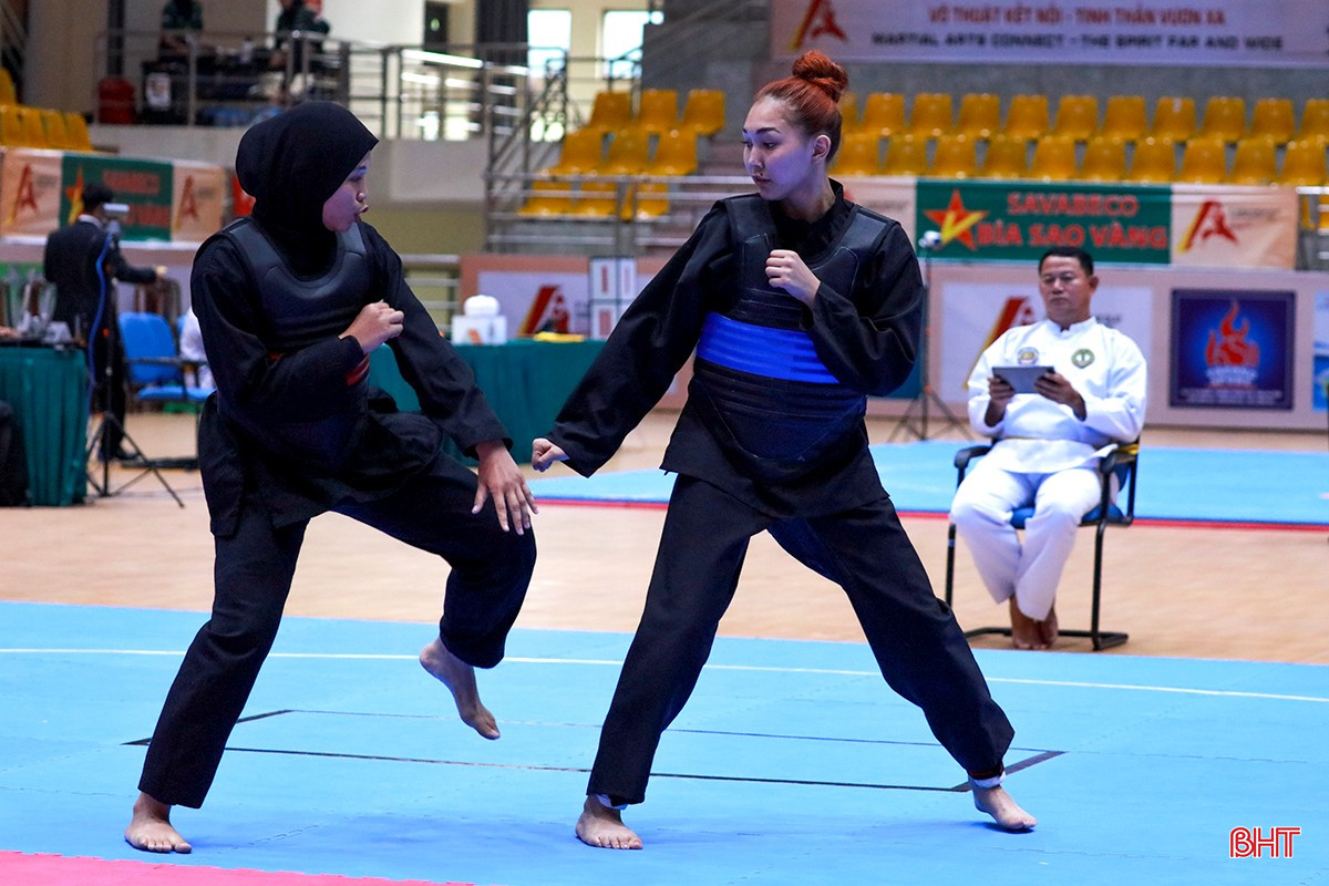 Sáng 25/7, Giải Vô địch Pencak Silat châu Á lần thứ 9 năm 2025 chính thức khởi tranh tại Nhà thi đấu TDTT tỉnh Hà Tĩnh với các trận vòng loại nội dung ở nhóm đối kháng (tanding) các hạng cân nam, nữ. bqbht_br_a1.jpg
