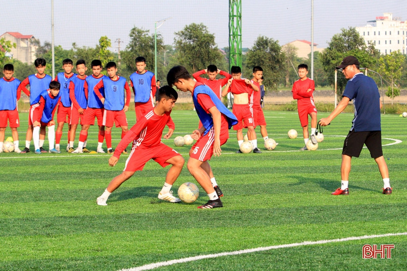 Huấn luyện viên Vũ Tiến Thành - Người dẫn dắt bước tiến của bóng đá Việt Nam