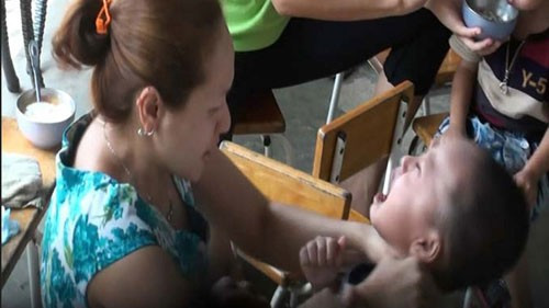 Hình ảnh hành hạ trẻ mầm non gây phẫn nộ dư luận những ngày gần đây