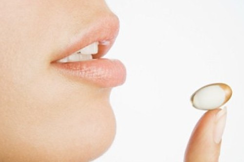 Ghi nhớ và nhập mật khẩu luôn là điều phiền toái với người sử dụng Internet và thiết bị điện tử. Công ty Motorola/Google đã giới thiệu viên thuốc Edible Password Pill để uống mỗi ngày. Viên thốc này chứa một chip nhỏ được kích hoạt bằng acid trong dạ dày. Sau khi kích hoạt, nó sẽ phát tín hiệu mà điện thoại của người sử dụng có thể nhận diện, biến cơ thể thành mật khẩu. Trong tương lai, có thể người dùng Gmail sẽ phải uống thuốc mỗi khi kiểm tra e-mail.