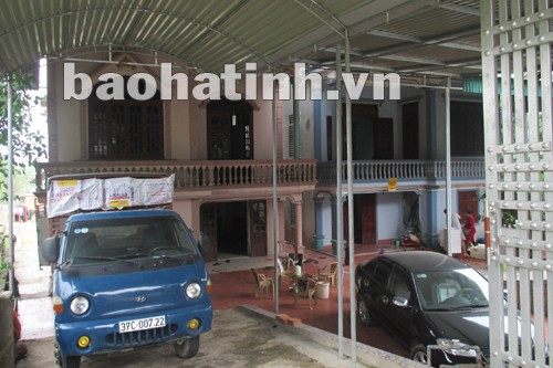 Cơ ngơi này Ông Hà có được nhờ nghề rươi.