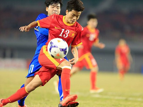 Trận chung kết tối 20/12 diễn ra quyết liệt. Ảnh: Đức Đồng.