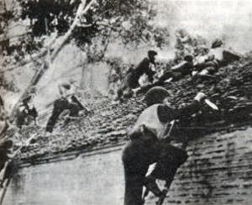 Lực lượng vũ trang thủ đô anh dũng chiến đấu. Ảnh : Tư liệu