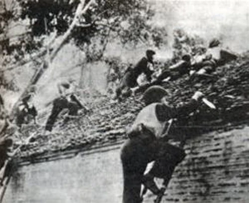 Lực lượng vũ trang thủ đô anh dũng chiến đấu. Ảnh : Tư liệu Lực lượng vũ trang thủ đô anh dũng chiến đấu. Ảnh : Tư liệu