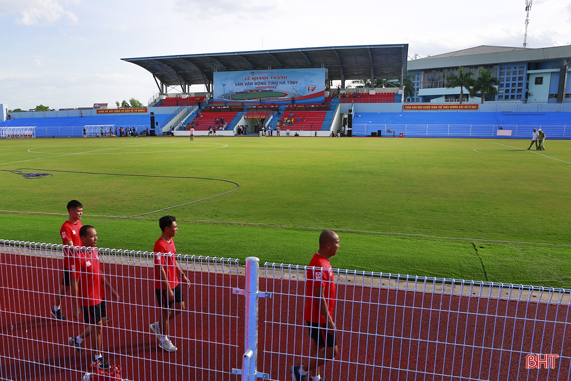 Sân vận động Hà Tĩnh sẵn sàng cho ngày khánh thành