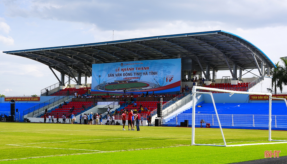 Sân vận động Hà Tĩnh sẵn sàng cho ngày khánh thành