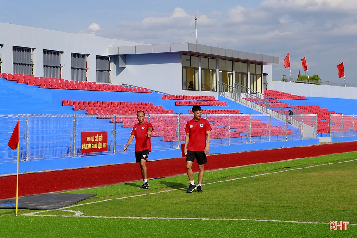 Sân vận động Hà Tĩnh sẵn sàng cho ngày khánh thành