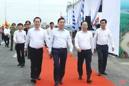 Chính thức thông xe kỹ thuật 2 tuyến cao tốc Bắc - Nam qua Hà Tĩnh