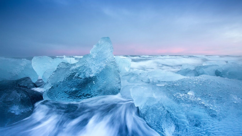 Khám phá bãi biển “kim cương” như hiện ra từ phim viễn tưởng