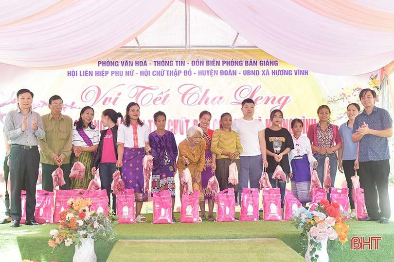 Bà con dân tộc Chứt vui Tết Cha Leng
