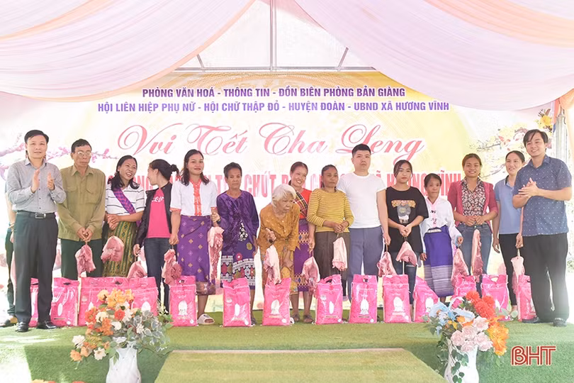 Bà con dân tộc Chứt vui Tết Cha Leng