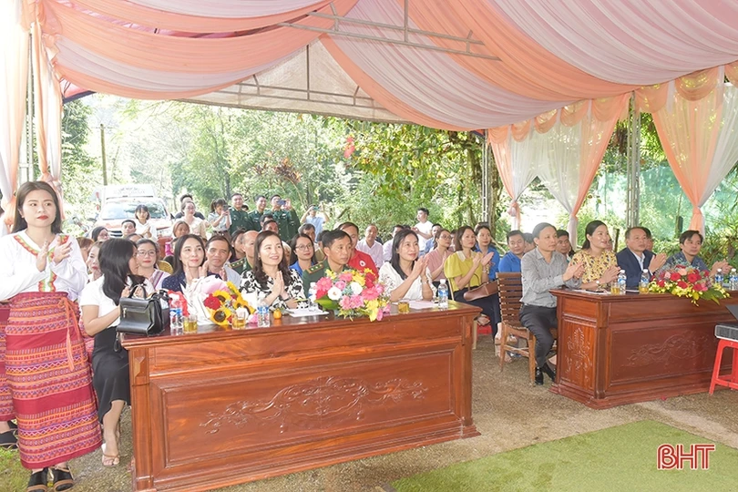 Bà con dân tộc Chứt vui Tết Cha Leng