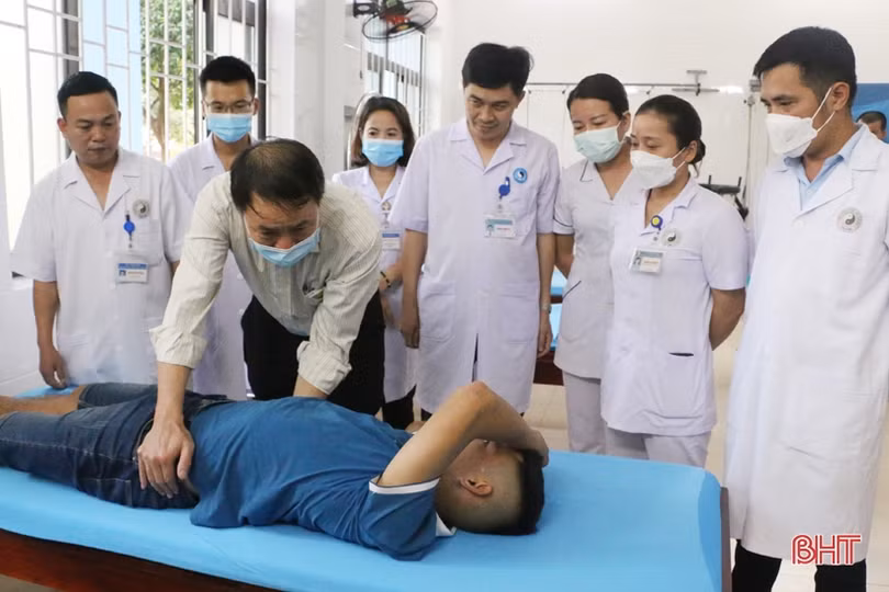 Điều trị di chứng sau tai biến mạch máu não ở Hà Tĩnh: “Đi sớm về sớm”