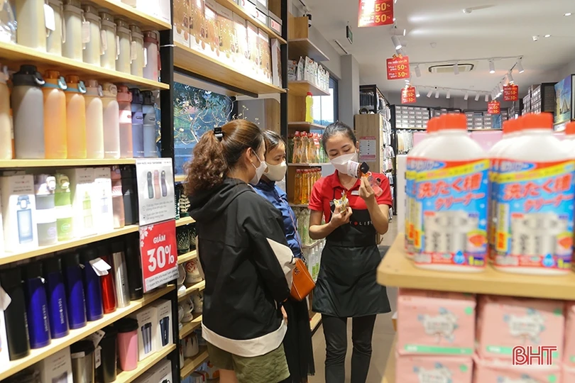 Ngành bán lẻ Hà Tĩnh đón “sóng” mua sắm dịp cuối năm