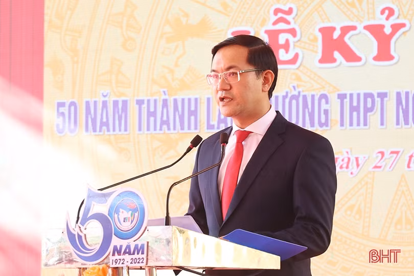 Long trọng kỷ niệm 50 năm thành lập Trường THPT Nguyễn Trung Thiên