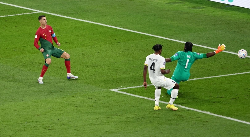 Ronaldo ghi bàn trong trận thắng 3-2 của Bồ Đào Nha
