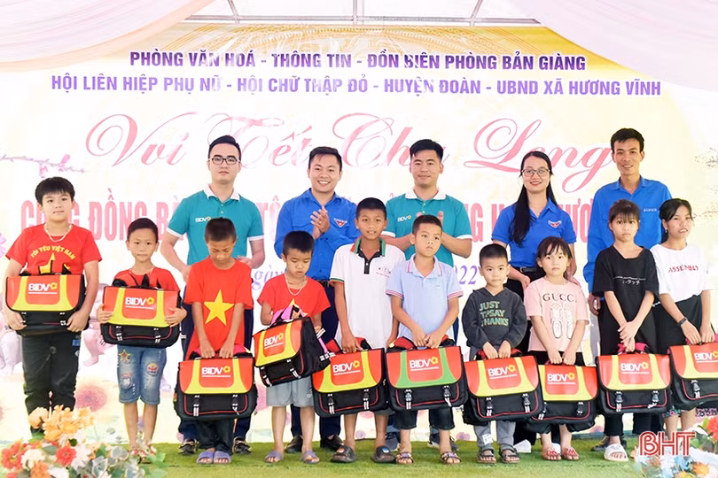 Bà con dân tộc Chứt vui Tết Cha Leng