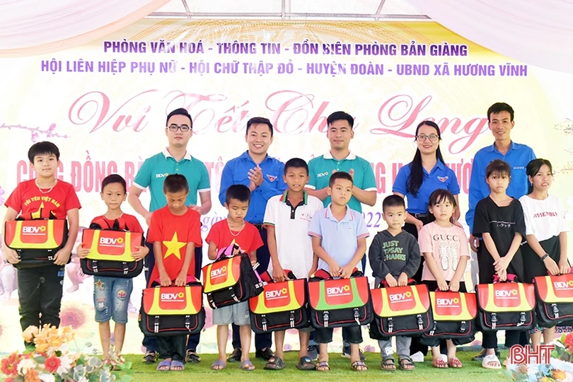 Bà con dân tộc Chứt vui Tết Cha Leng