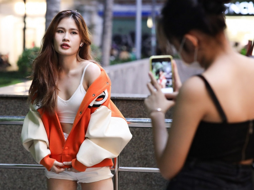 Dù đã ở cuối tháng 11, miền Bắc vẫn có nhiều ngày oi nóng khi nhiệt độ cao nhất dao động ngưỡng 28-30 độ C. Ảnh: Duy Hiệu. Vì sao mùa đông ở miền Bắc không lạnh?