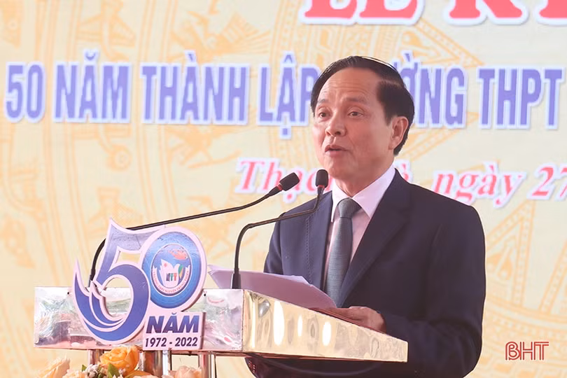 Long trọng kỷ niệm 50 năm thành lập Trường THPT Nguyễn Trung Thiên