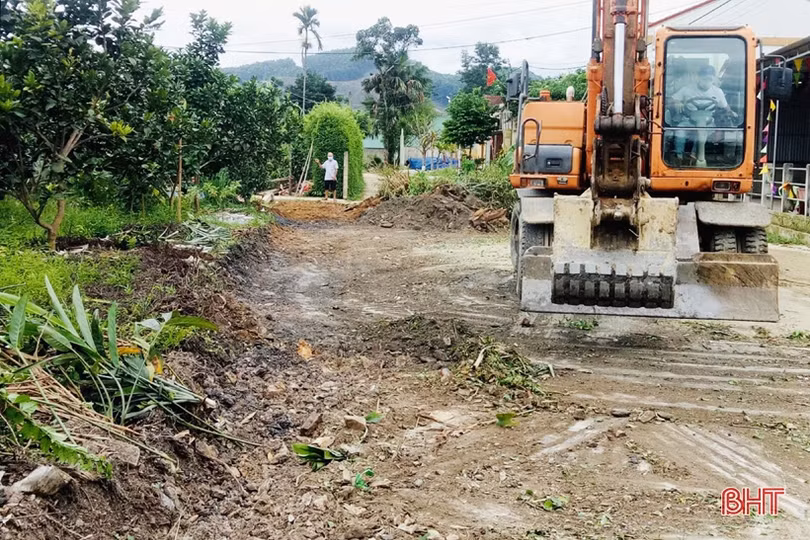 “Dận vận khéo” trong hiến đất mở đường ở Vũ Quang