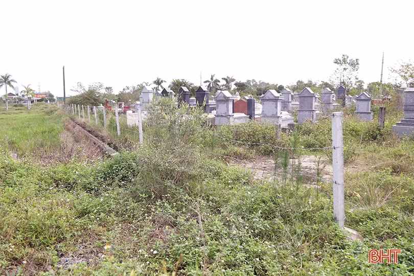 “Vô tư” bao chiếm đất nông nghiệp “để dành” xây huyệt mộ ở TP Hà Tĩnh