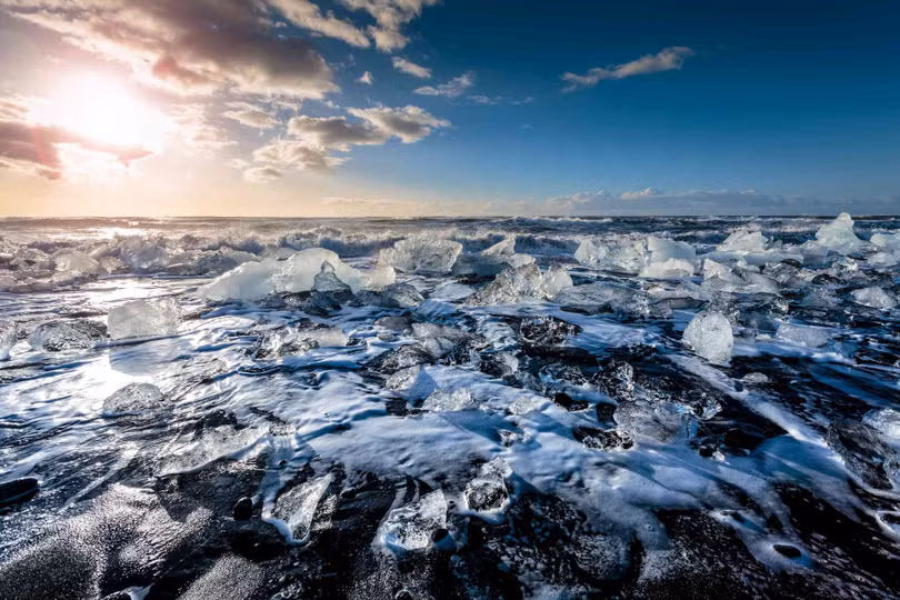 Khám phá bãi biển “kim cương” như hiện ra từ phim viễn tưởng