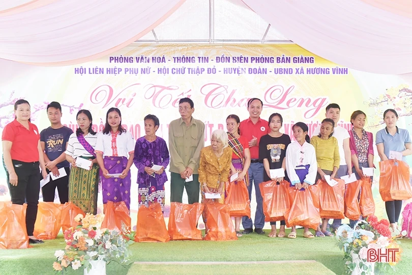 Bà con dân tộc Chứt vui Tết Cha Leng