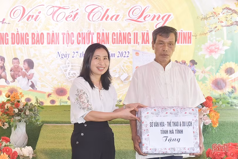 Bà con dân tộc Chứt vui Tết Cha Leng