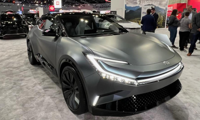 Xe điện mới ra mắt ở triển lãm Los Angeles