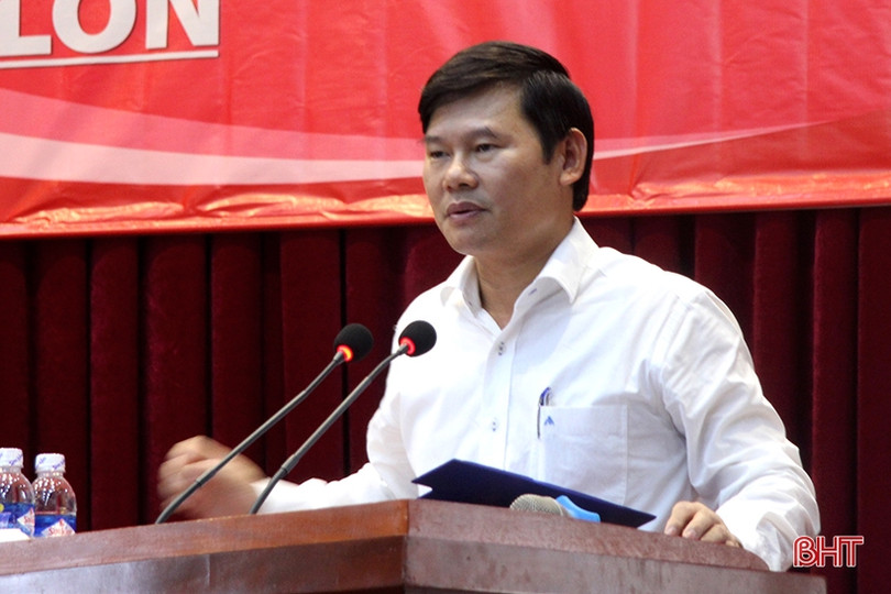 Trao 80 suất học bổng “Vì em hiếu học” ở Nghi Xuân