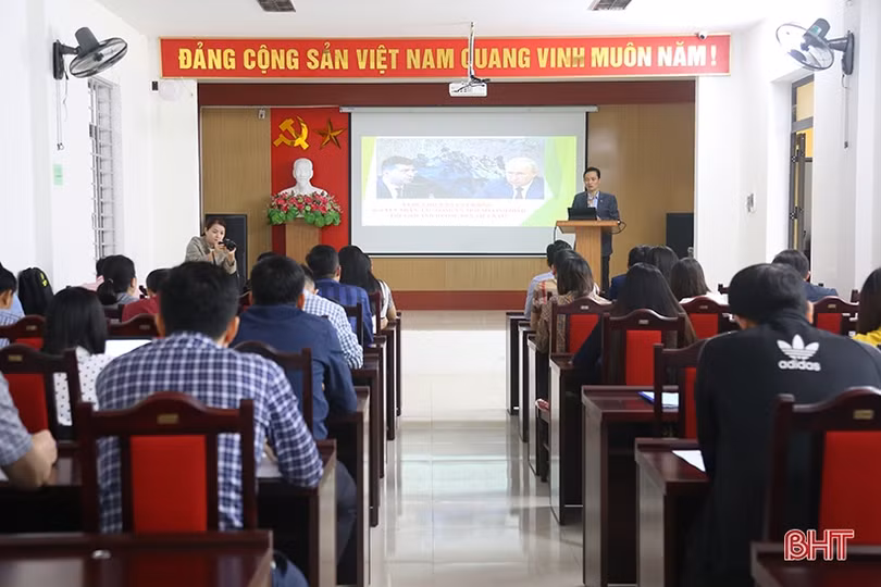 Cán bộ các sở, ngành, địa phương tập huấn về công tác thông tin đối ngoại