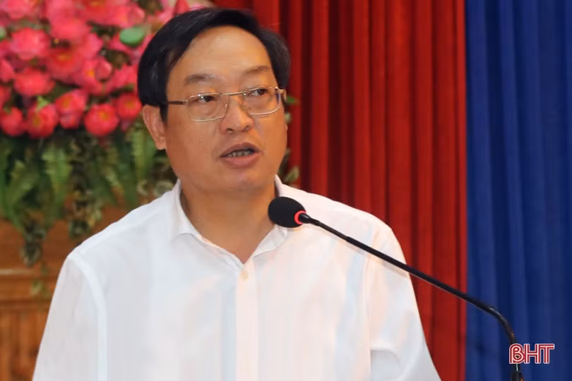 Thường trực Huyện ủy Can Lộc đối thoại với gần 200 bí thư chi bộ thôn, tổ dân phố