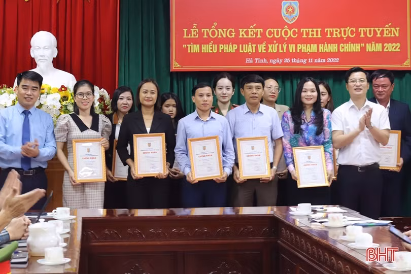 Cầu nối đưa pháp luật đến gần với người dân Hà Tĩnh