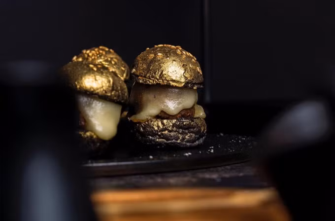 Những món ăn dát vàng ở Qatar