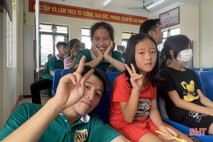 Học sinh Hà Tĩnh sẻ chia yêu thương từ các CLB thiện nguyện