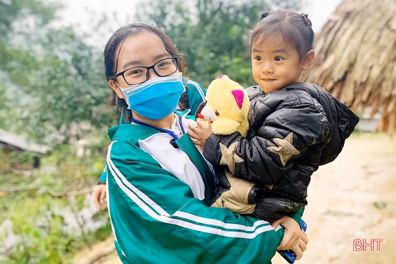 Học sinh Hà Tĩnh sẻ chia yêu thương từ các CLB thiện nguyện