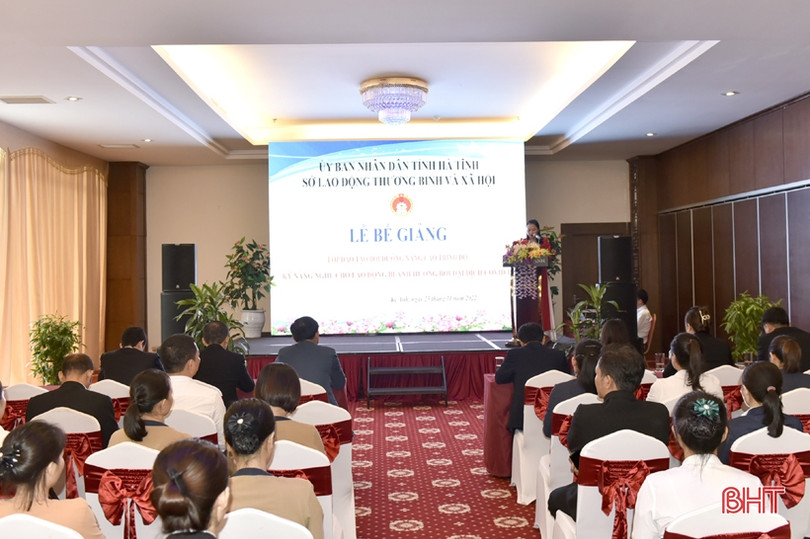 95 lao động Hà Tĩnh bị ảnh hưởng bởi dịch COVID-19 nhận chứng chỉ nâng cao trình độ kỹ năng nghề