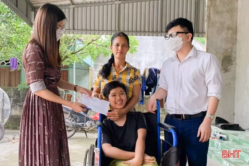 Giúp người mù Hà Tĩnh tự tin hòa nhập cộng đồng