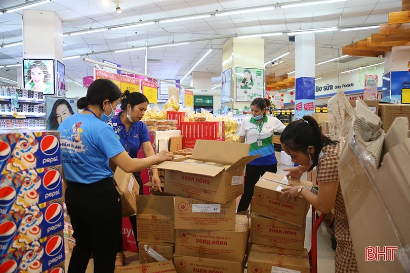 Ngành bán lẻ Hà Tĩnh đón “sóng” mua sắm dịp cuối năm