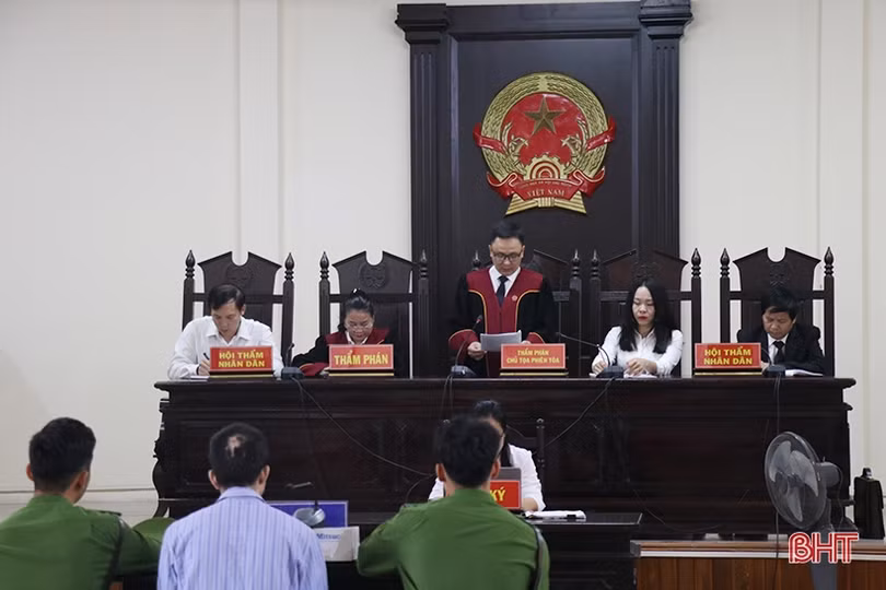 “Trả ơn” hàng xóm bằng nhát dao chí mạng