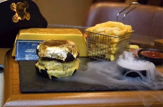 Những món ăn dát vàng ở Qatar