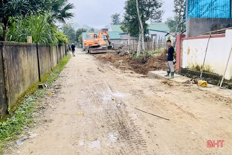 “Dận vận khéo” trong hiến đất mở đường ở Vũ Quang